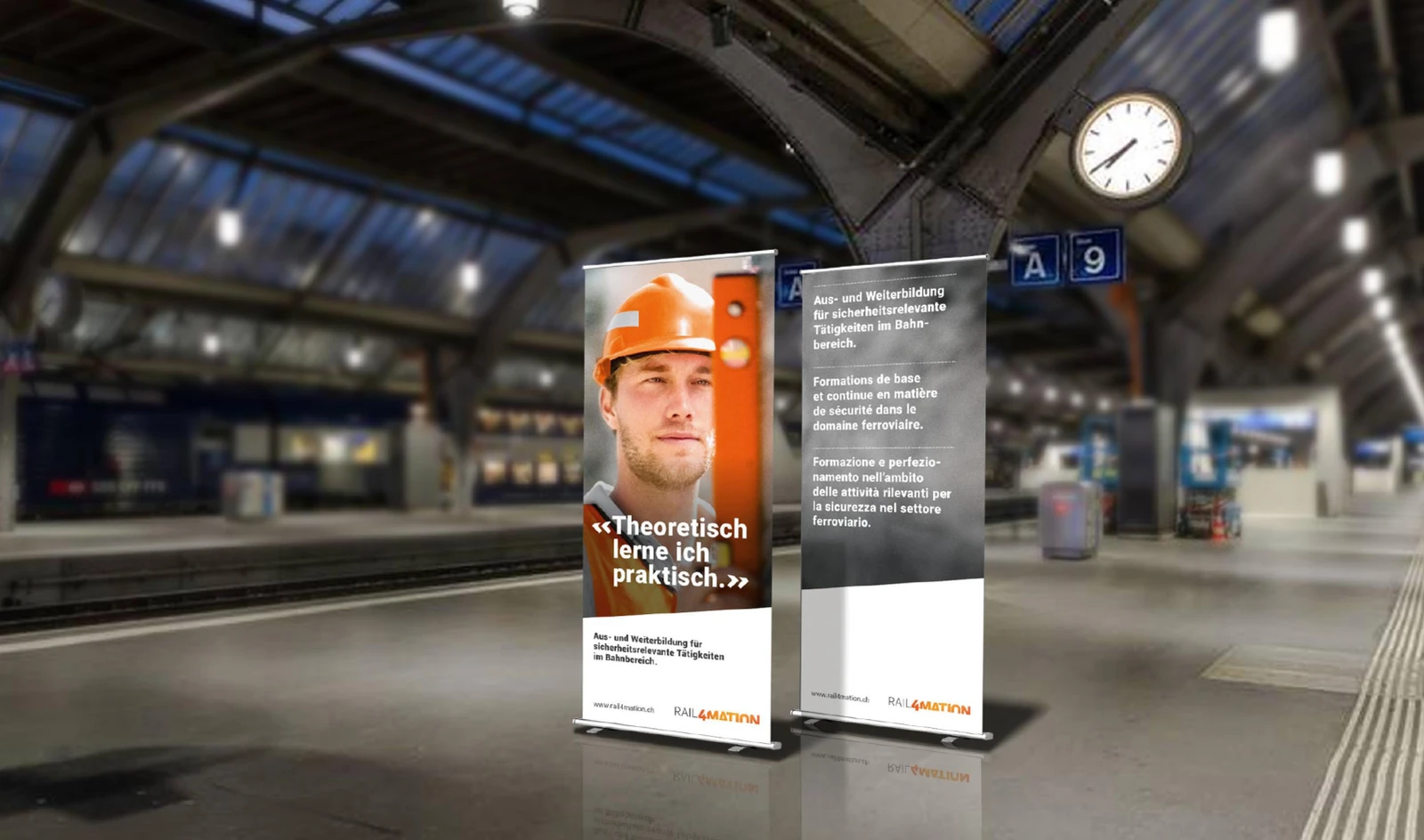 Rail4mation: Kampagnenplakat im Bahnhof