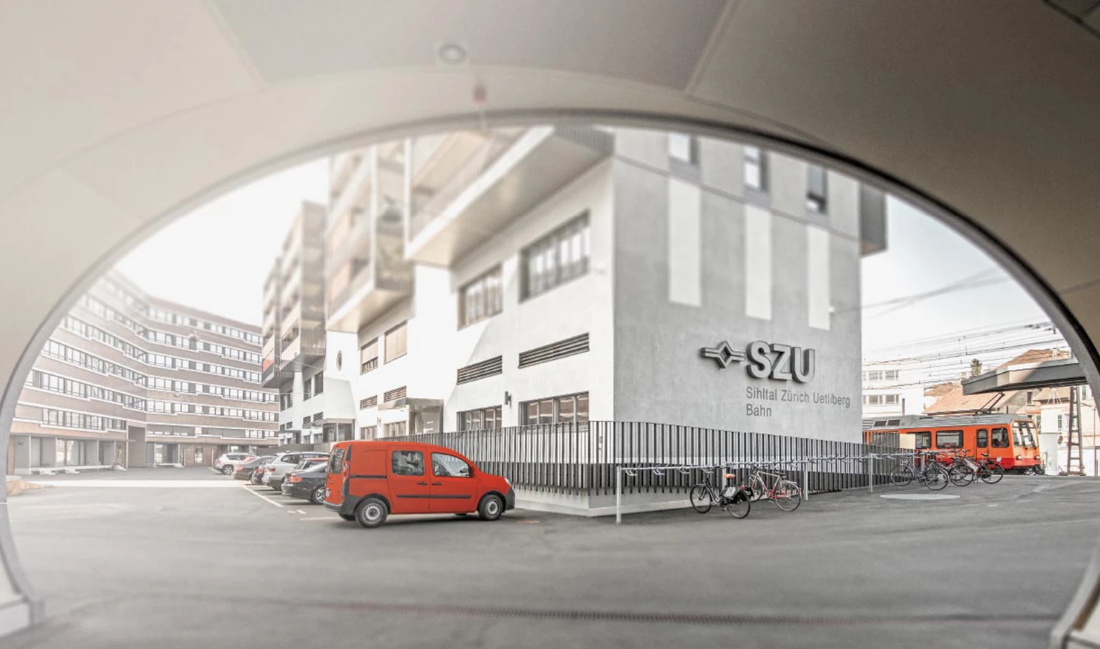 SZU: gestaltete Fassade für die Sihltal Zürich Uetliberg Bahn