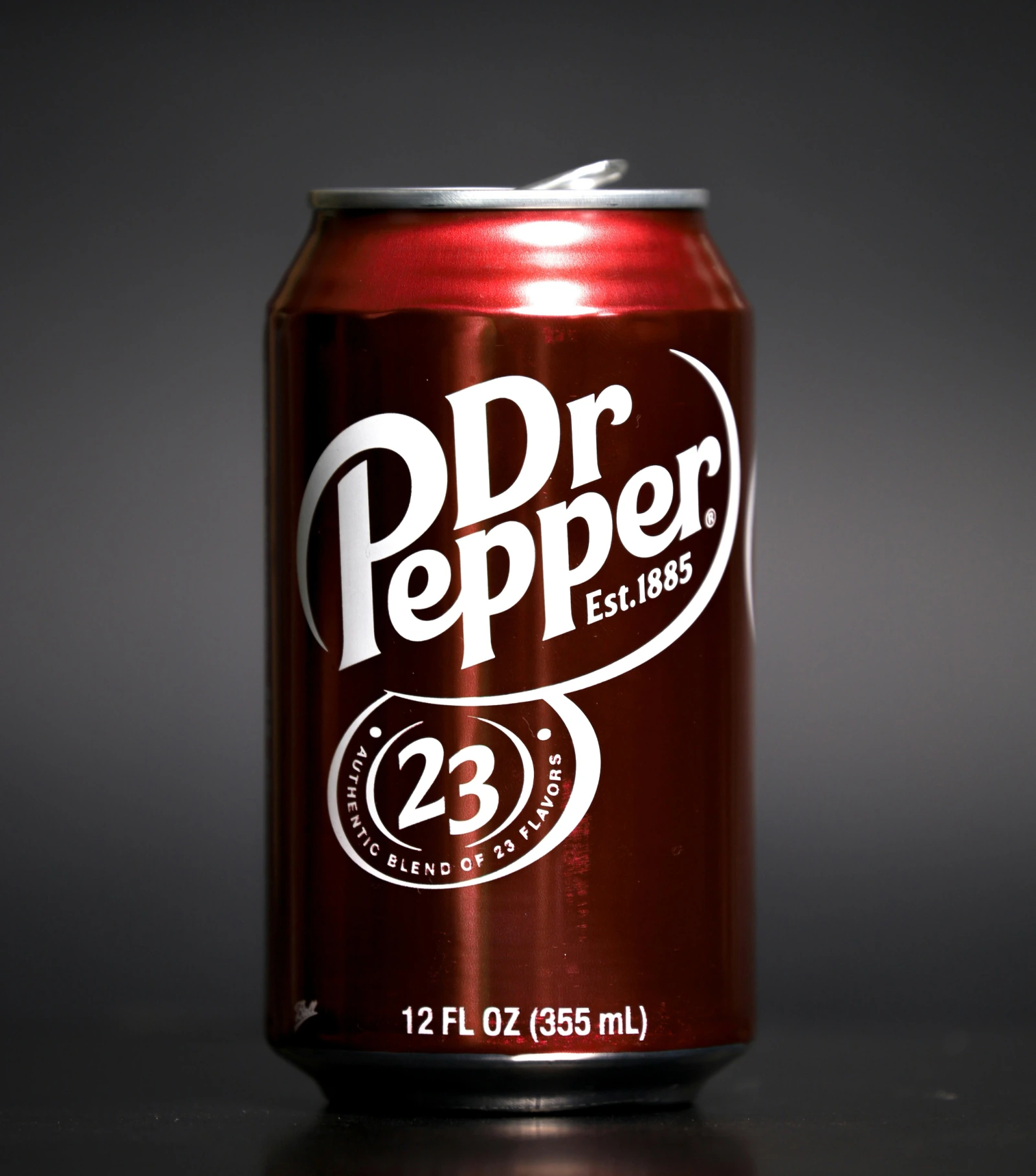 Fotografie einer Dr-Pepper-Dose als Ausgangspunkt der Piktogrammentwicklung